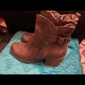 Cute ROXY booties